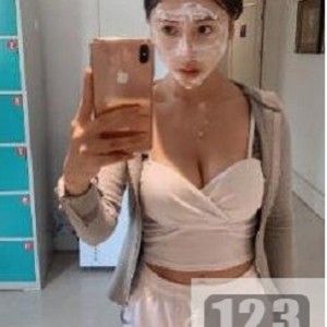 超高颜值身材的快手女神安小希，25个视频邀你领略她的魅力，总共647兆！